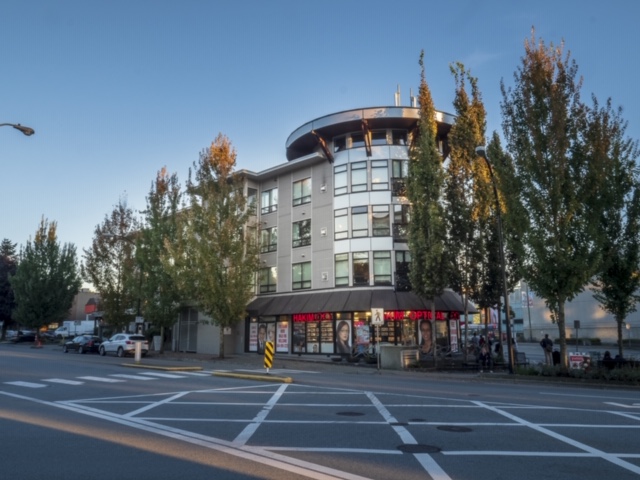 303-935 West 16th Street North Vancouver