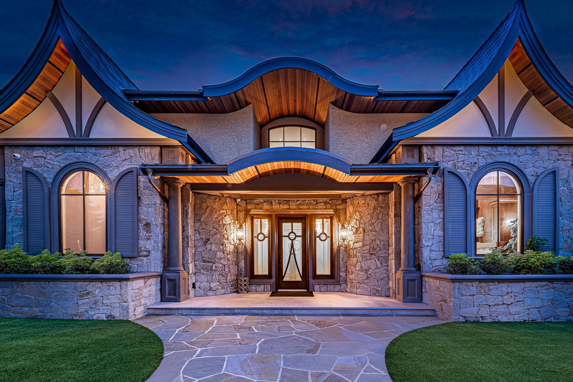 2809 Edgemont Boulevard, North Vancouver