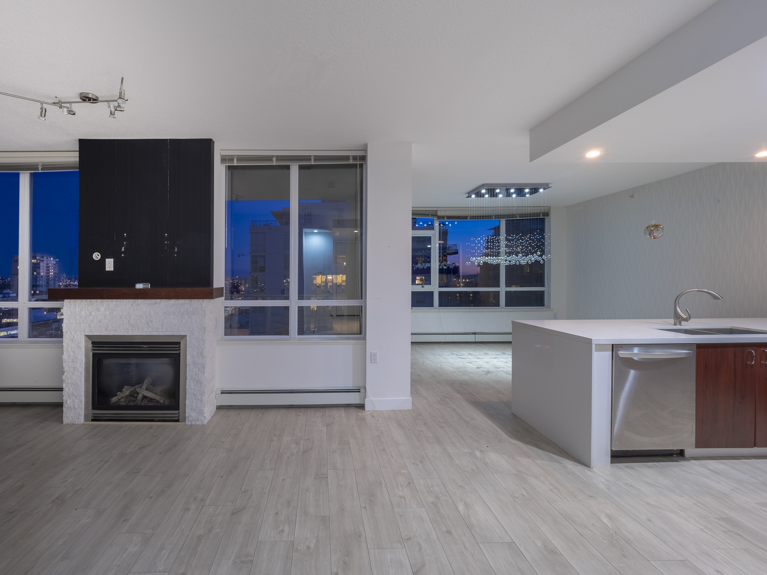 1204 120 W 16Th Street, North Vancouver 18