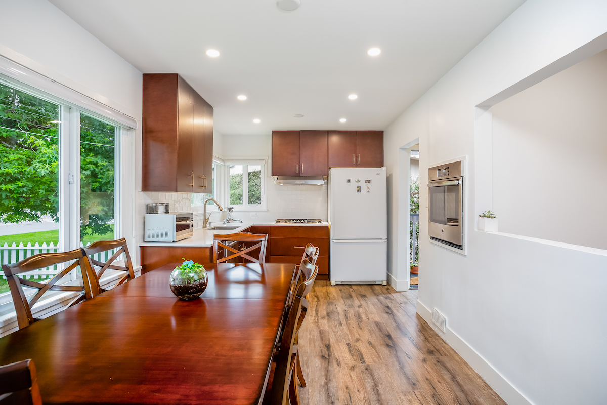 457 E 8th St, North Vancouver 12