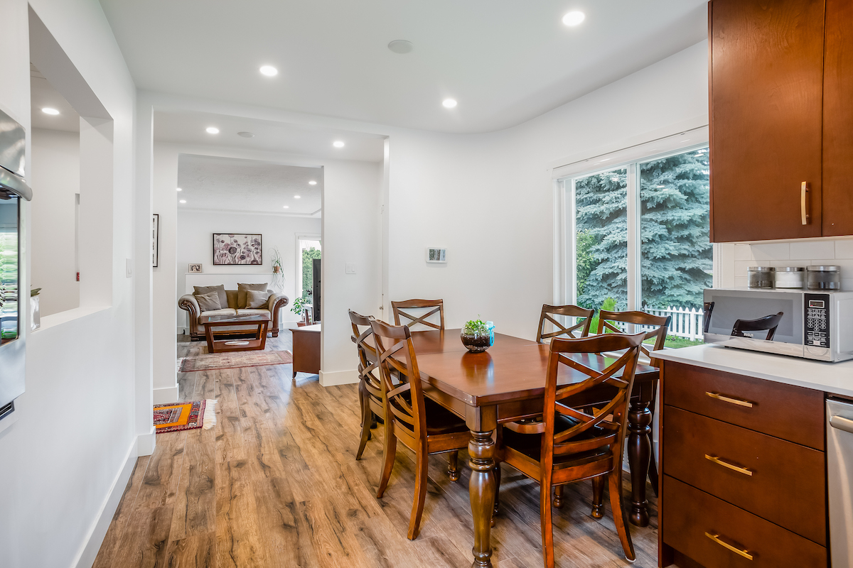 457 E 8th St, North Vancouver 13