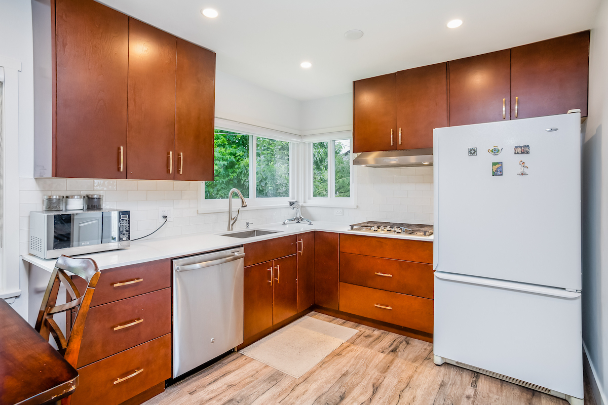 457 E 8th St, North Vancouver 15