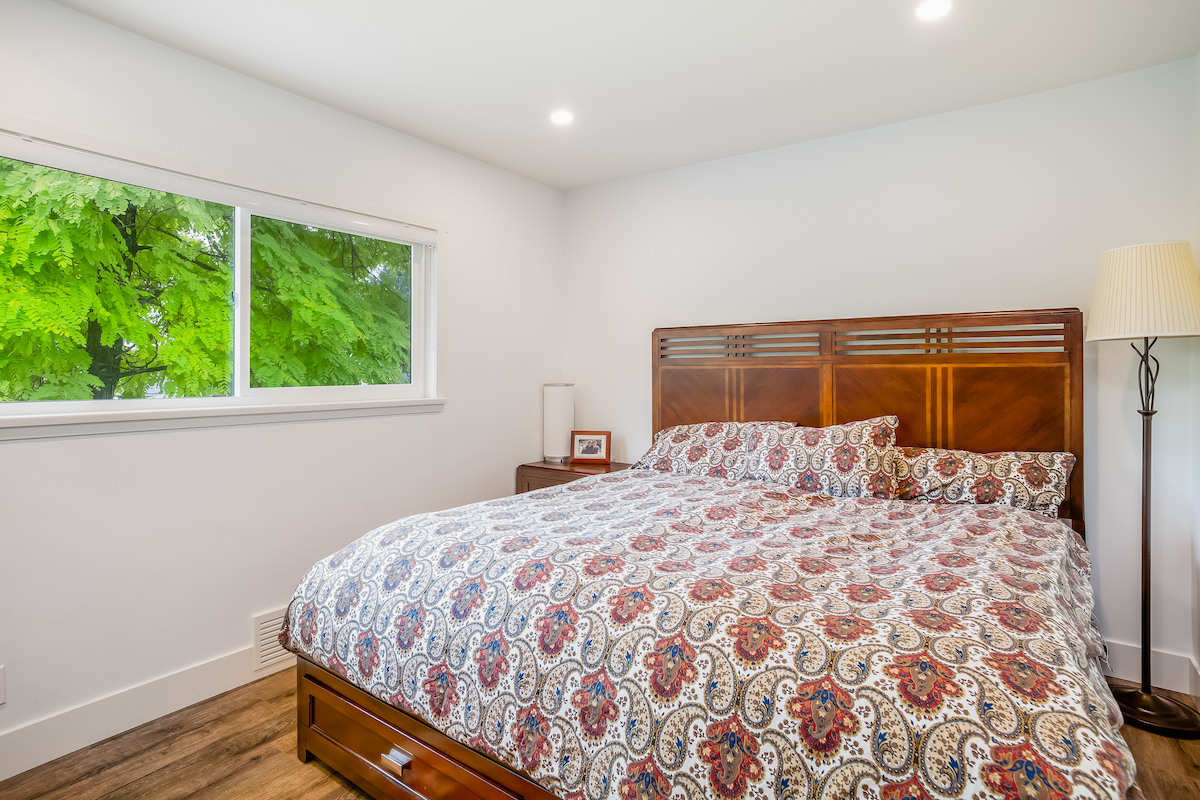 457 E 8th St, North Vancouver 17