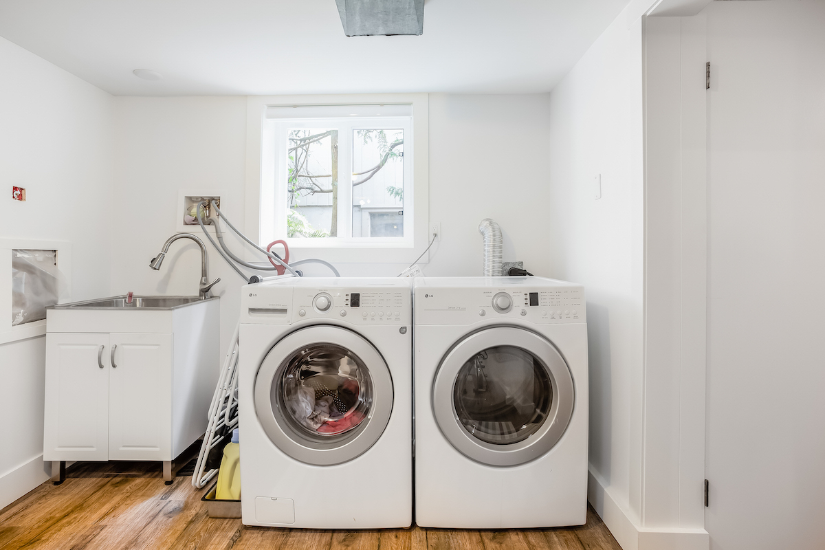 457 E 8th St, North Vancouver 21