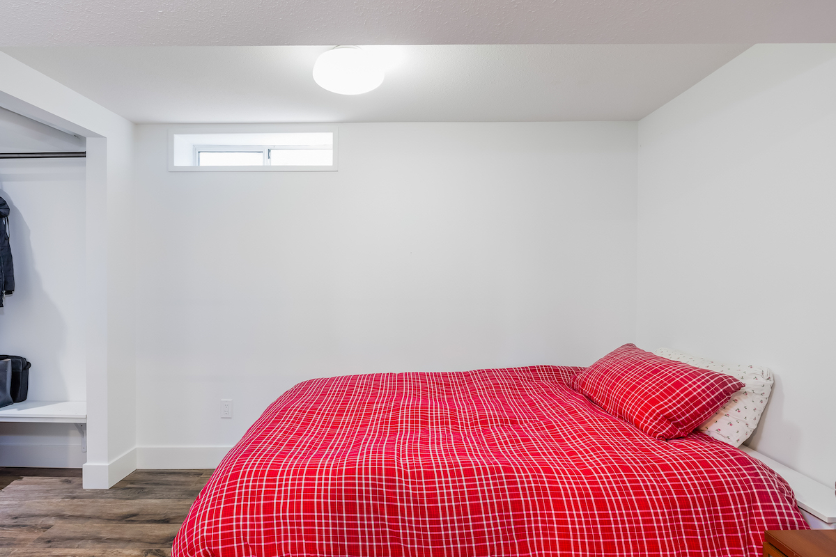 457 E 8th St, North Vancouver 22