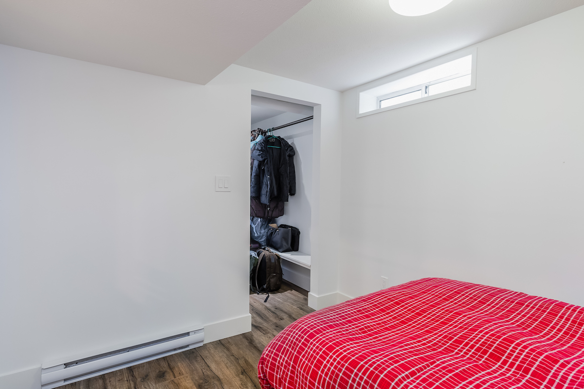 457 E 8th St, North Vancouver 23