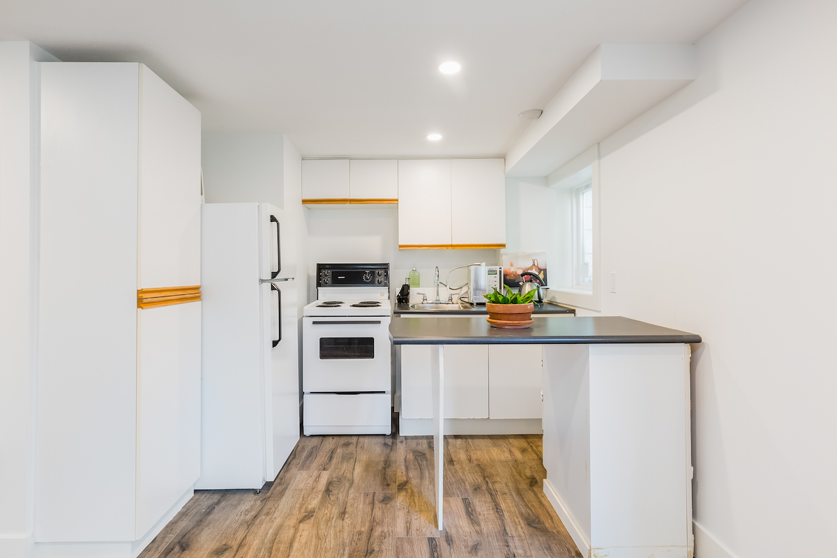 457 E 8th St, North Vancouver 30