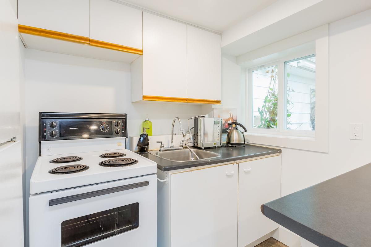457 E 8th St, North Vancouver 31