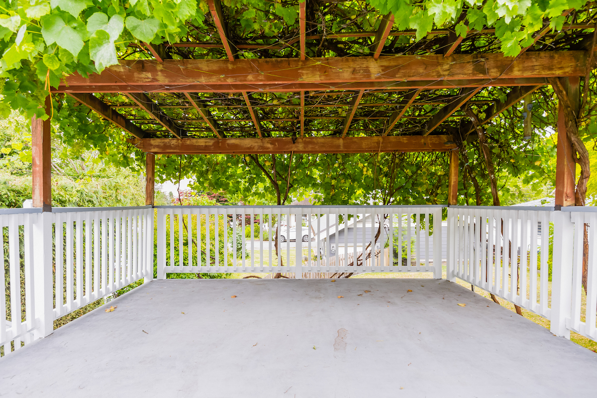 457 E 8th St, North Vancouver 44