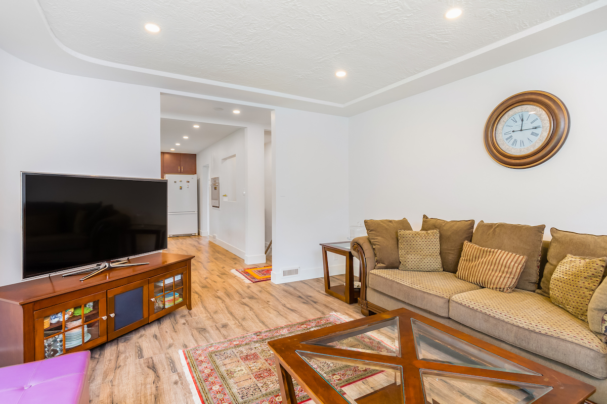 457 E 8th St, North Vancouver 6