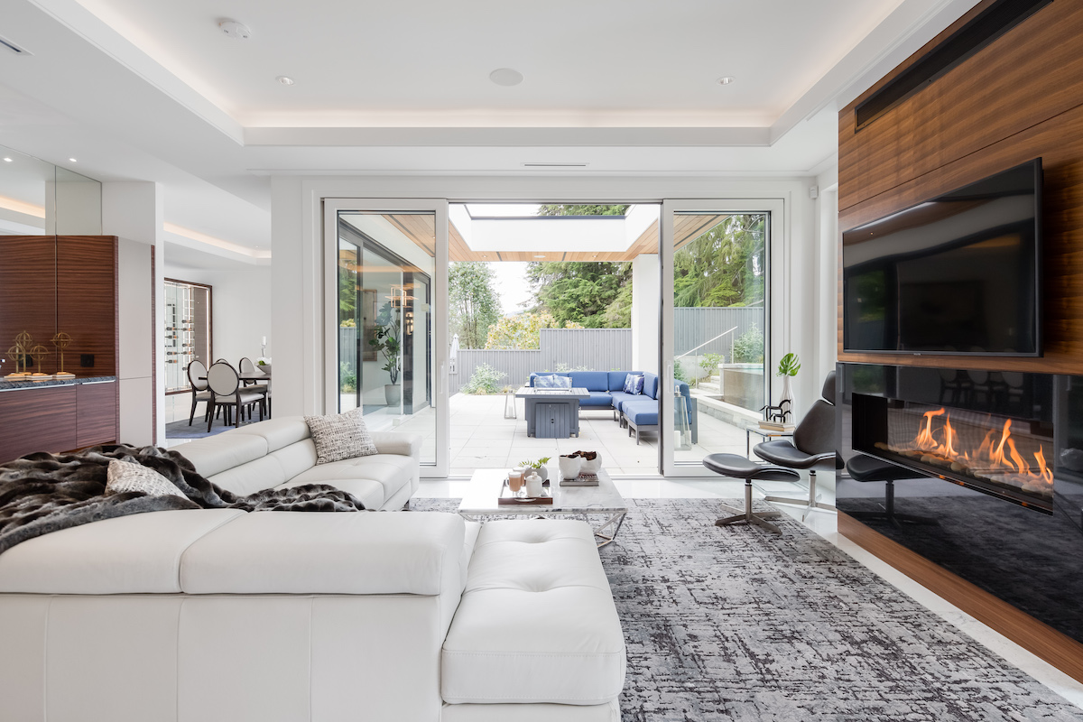 858 Clements Avenue, North Vancouver BC 8