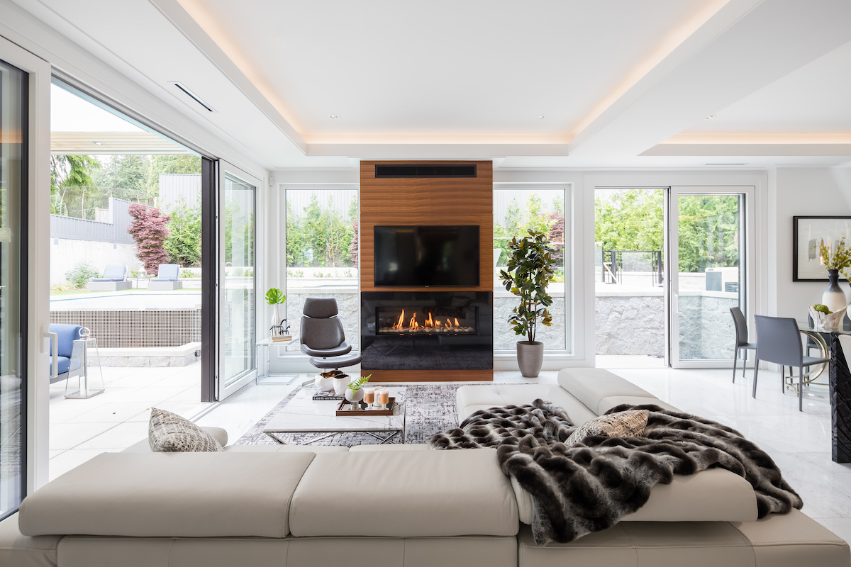 858 Clements Avenue, North Vancouver BC 9