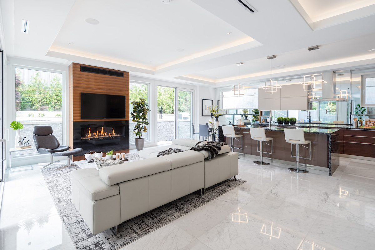 858 Clements Avenue, North Vancouver BC 10