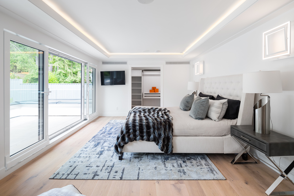 858 Clements Avenue, North Vancouver BC 30