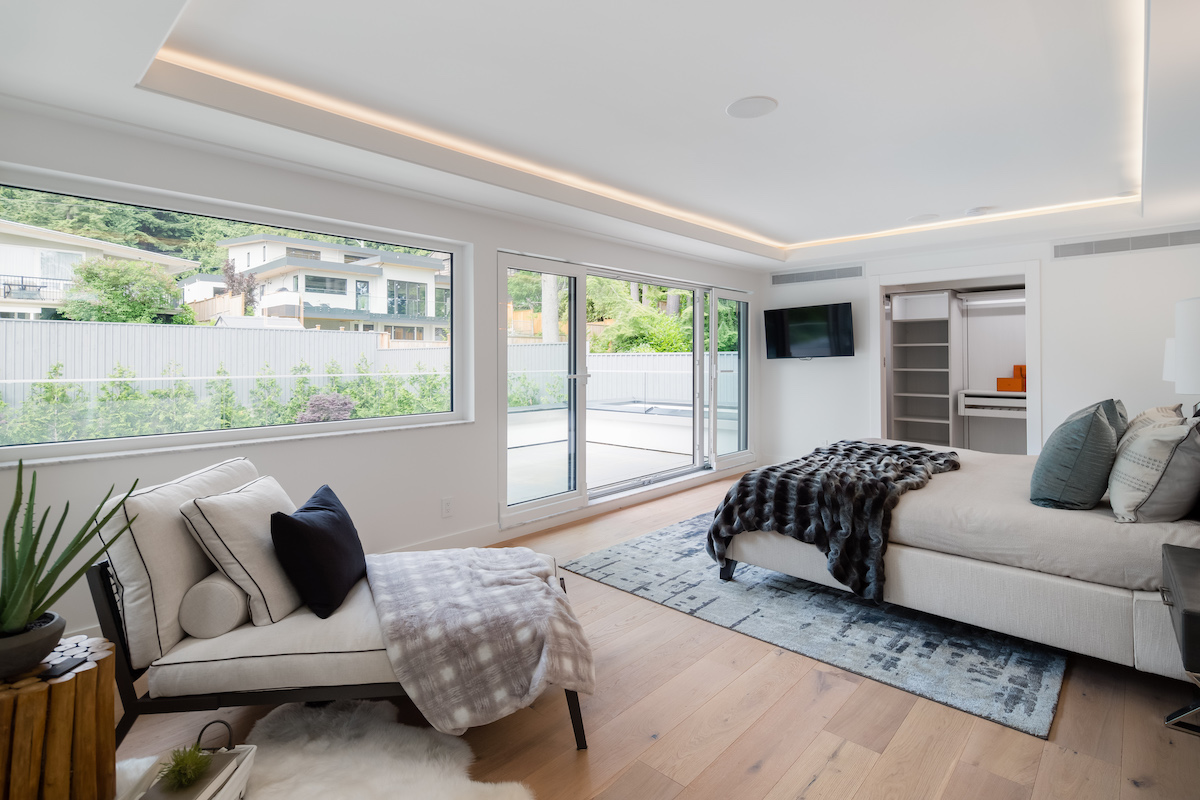 858 Clements Avenue, North Vancouver BC 33