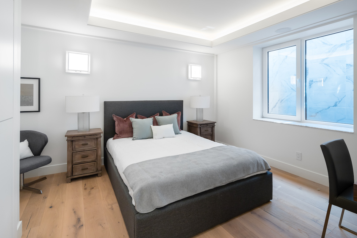 858 Clements Avenue, North Vancouver BC 42