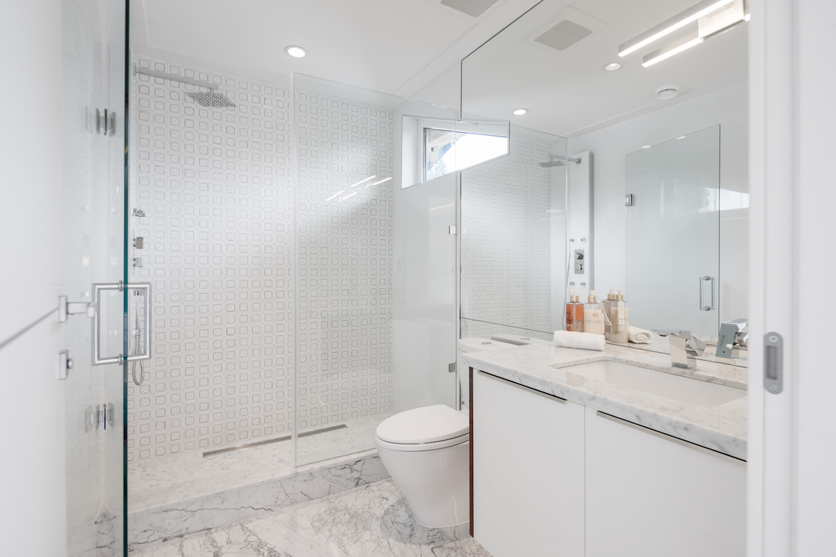 858 Clements Avenue, North Vancouver BC 45