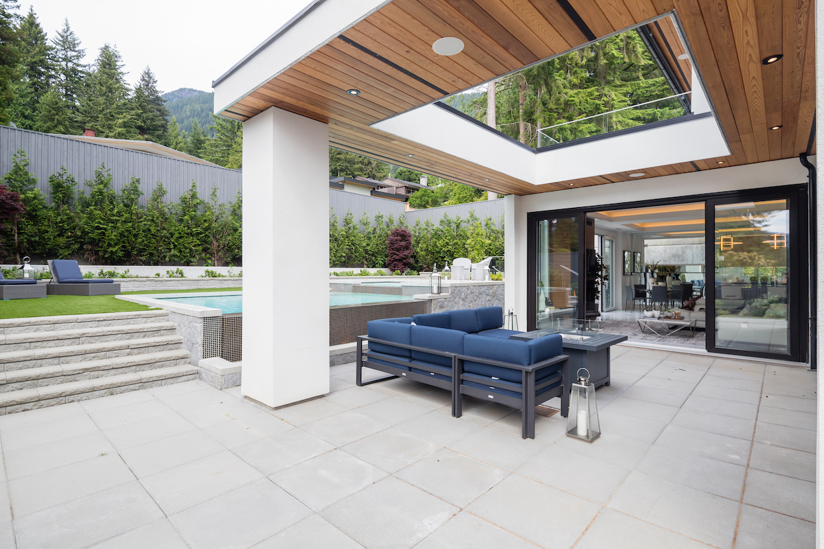 858 Clements Avenue, North Vancouver BC 54