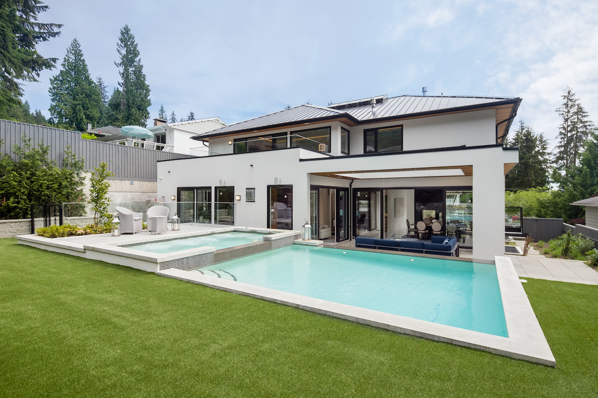858 Clements Avenue, North Vancouver BC 58