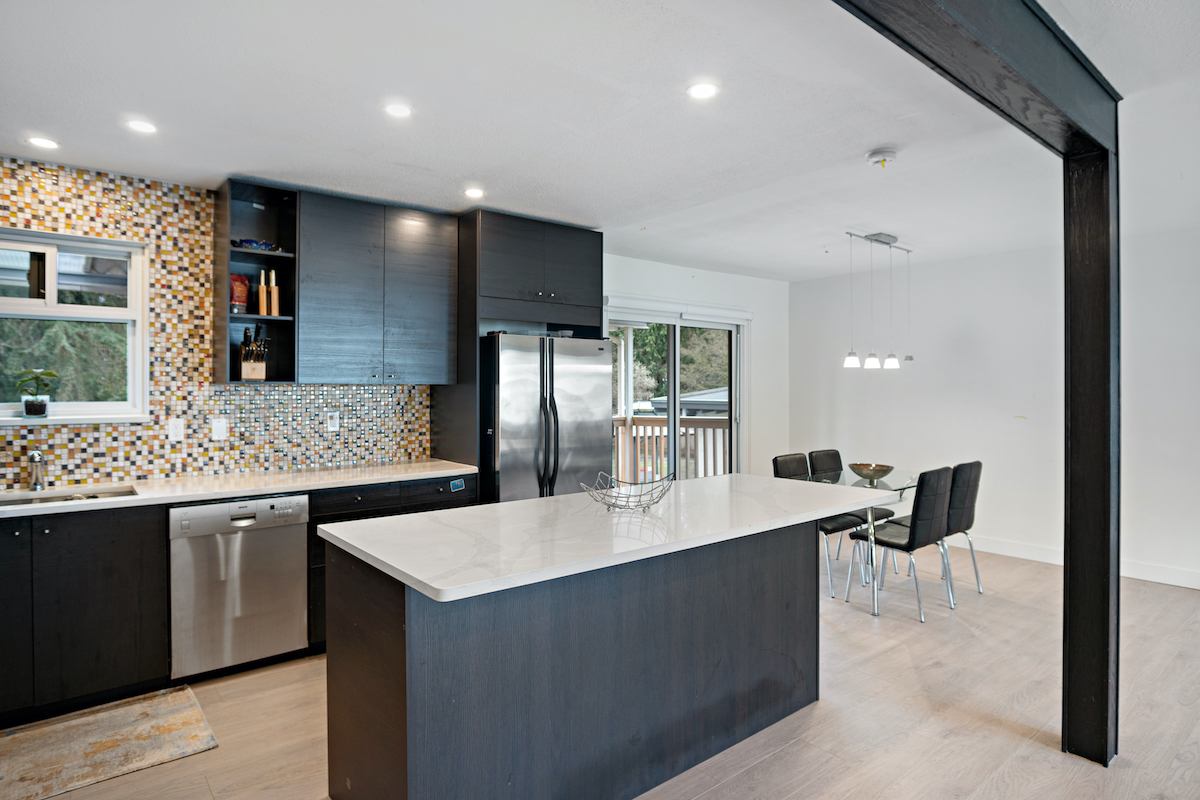 1806 Chalmers Ave, Port Coquitlam 8