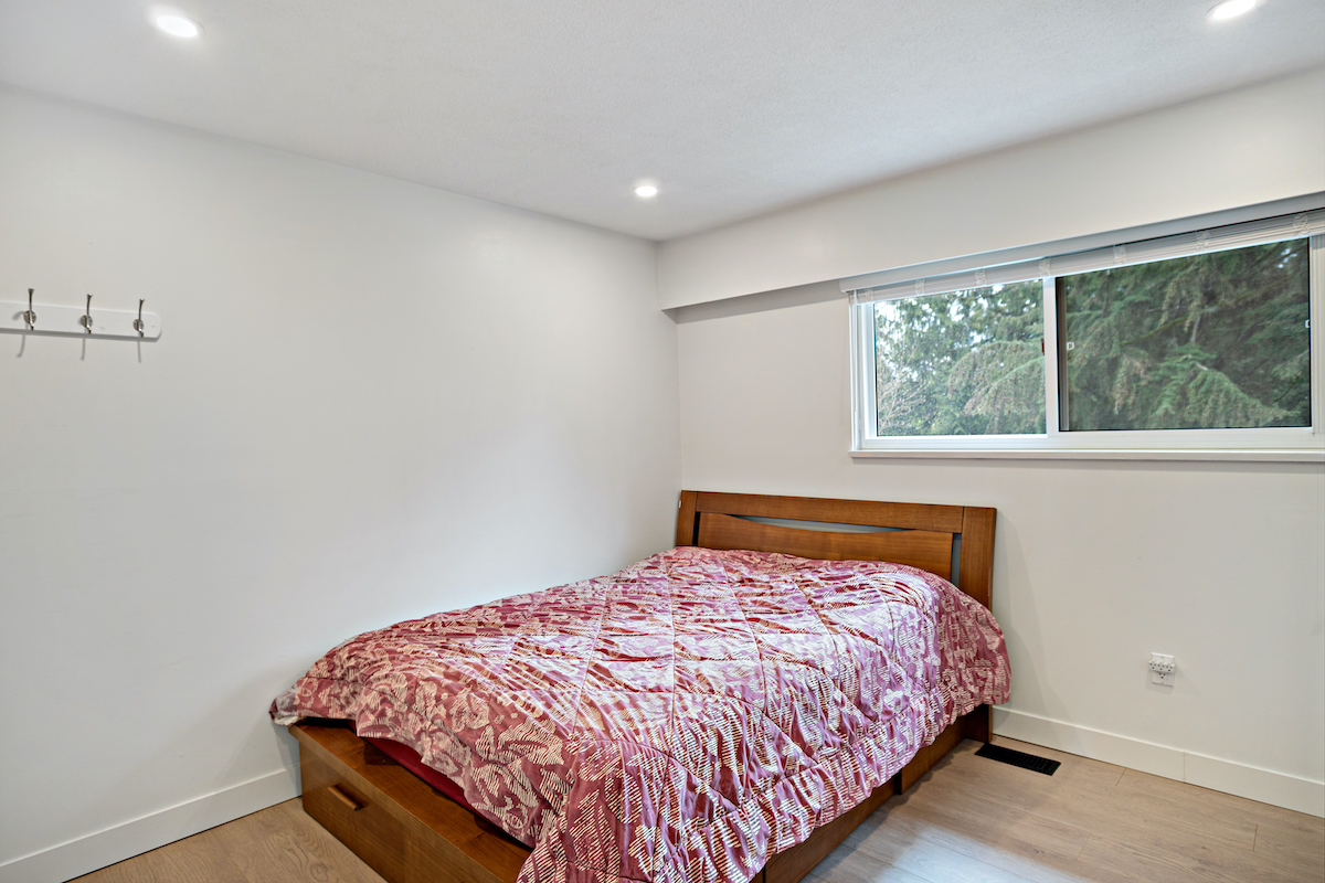 1806 Chalmers Ave, Port Coquitlam 18