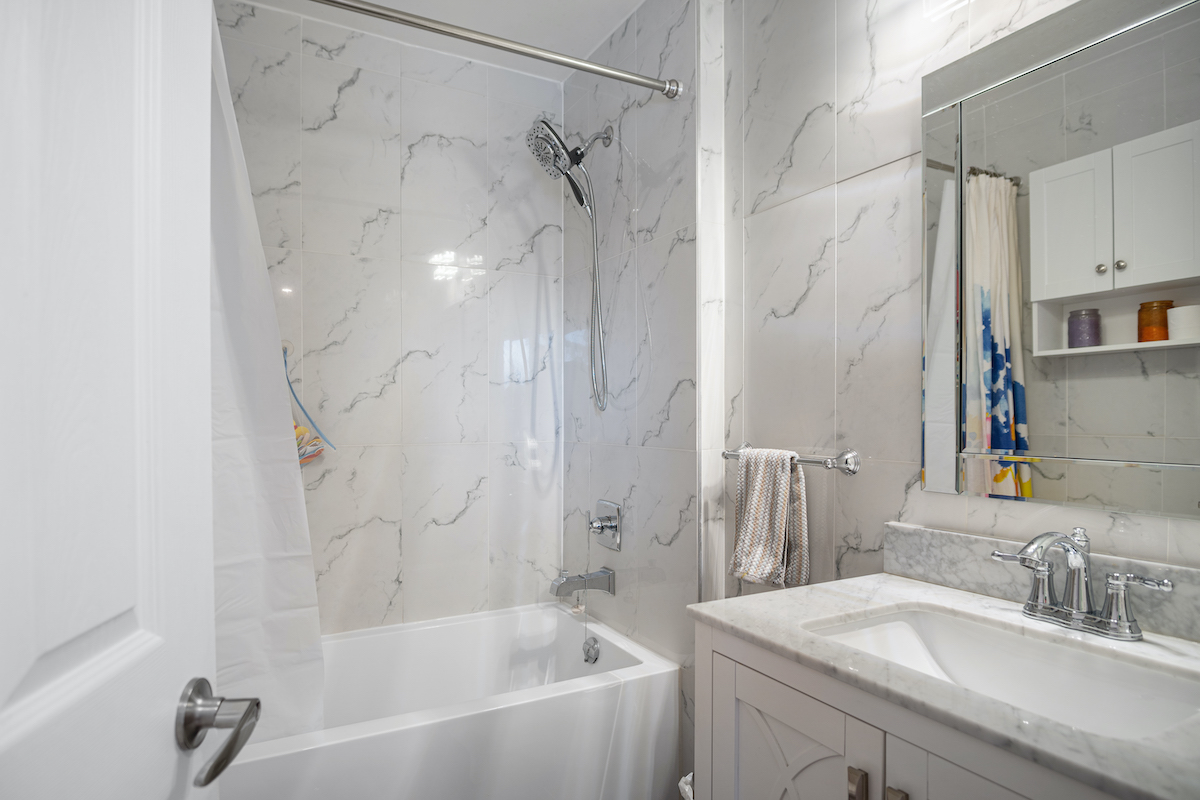 1806 Chalmers Ave, Port Coquitlam 17