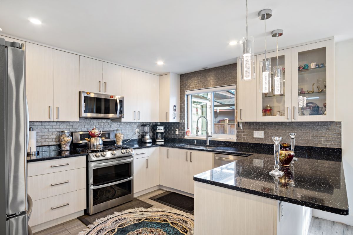 20461 Deniza Ave, Maple Ridge 12