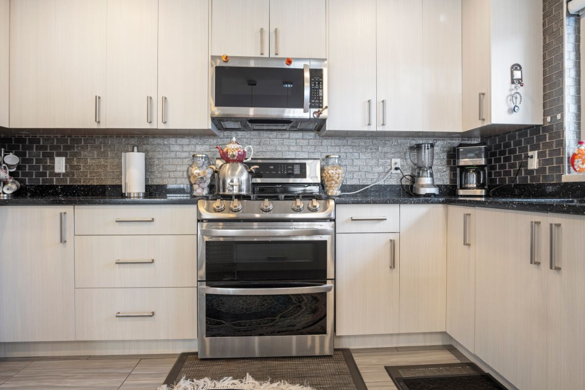 20461 Deniza Ave, Maple Ridge 14