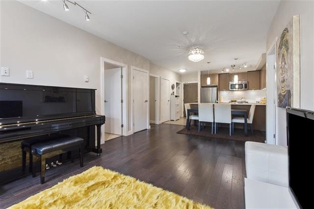 209 1177 Marine Drive, North Vancouver