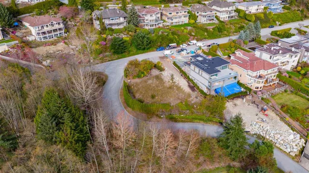 2690 Chelsea Court, West Vancouver