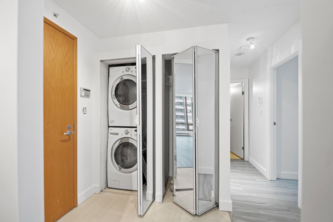 1507 1288 W Georgia St, Vancouver West 9