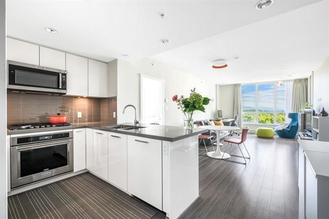 1702 3093 Windsor Gate, Coquitlam