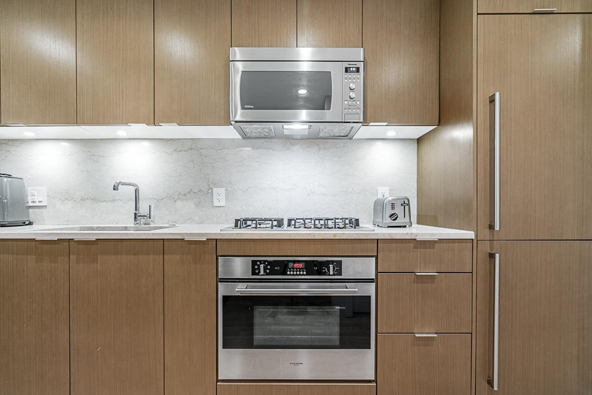 1108 112 E 13th Street, North Vancouver 7