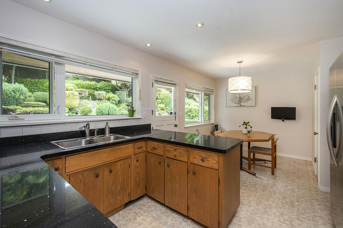 408 Monteray Avenue, North Vancouver 17