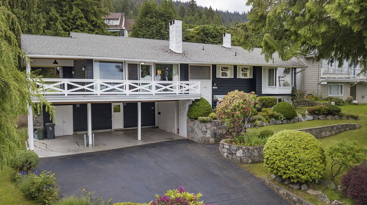 408 Monteray Avenue, North Vancouver 2