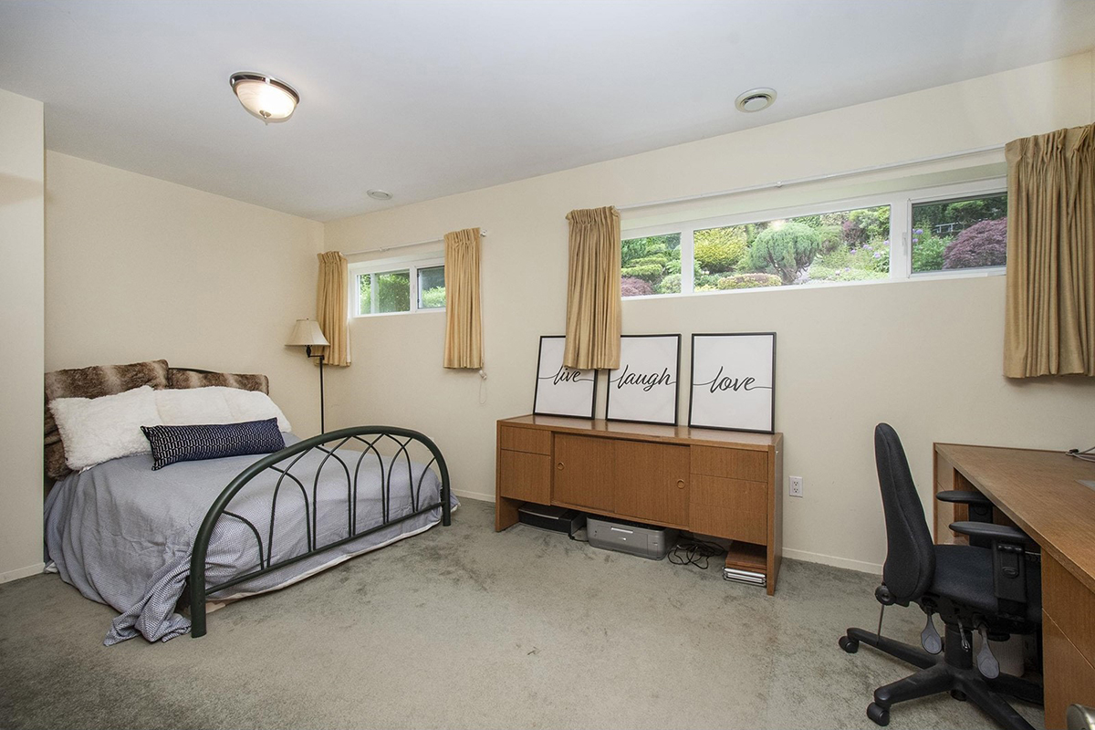 408 Monteray Avenue, North Vancouver 26