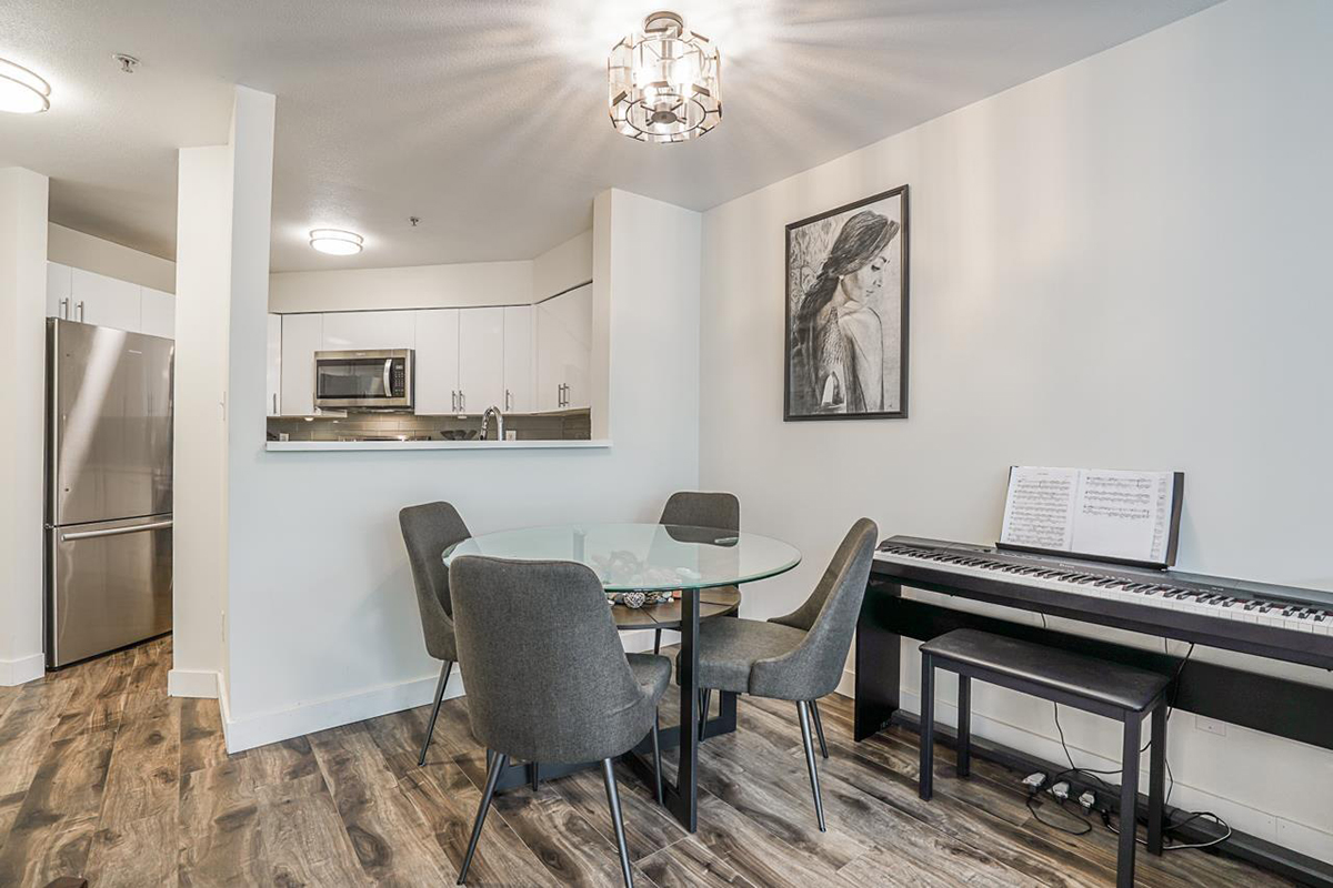 312 2401 Hawthorne Avenue, Port Coquitlam 4