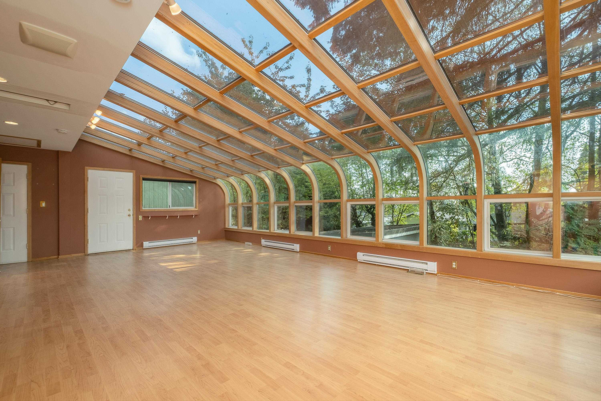1355 Chamberlain Drive, North Vancouver 3