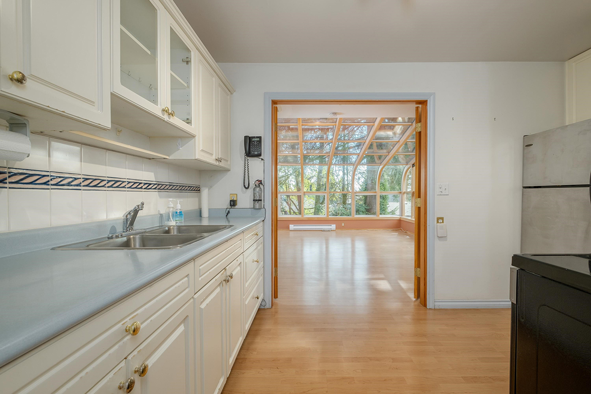 1355 Chamberlain Drive, North Vancouver 9