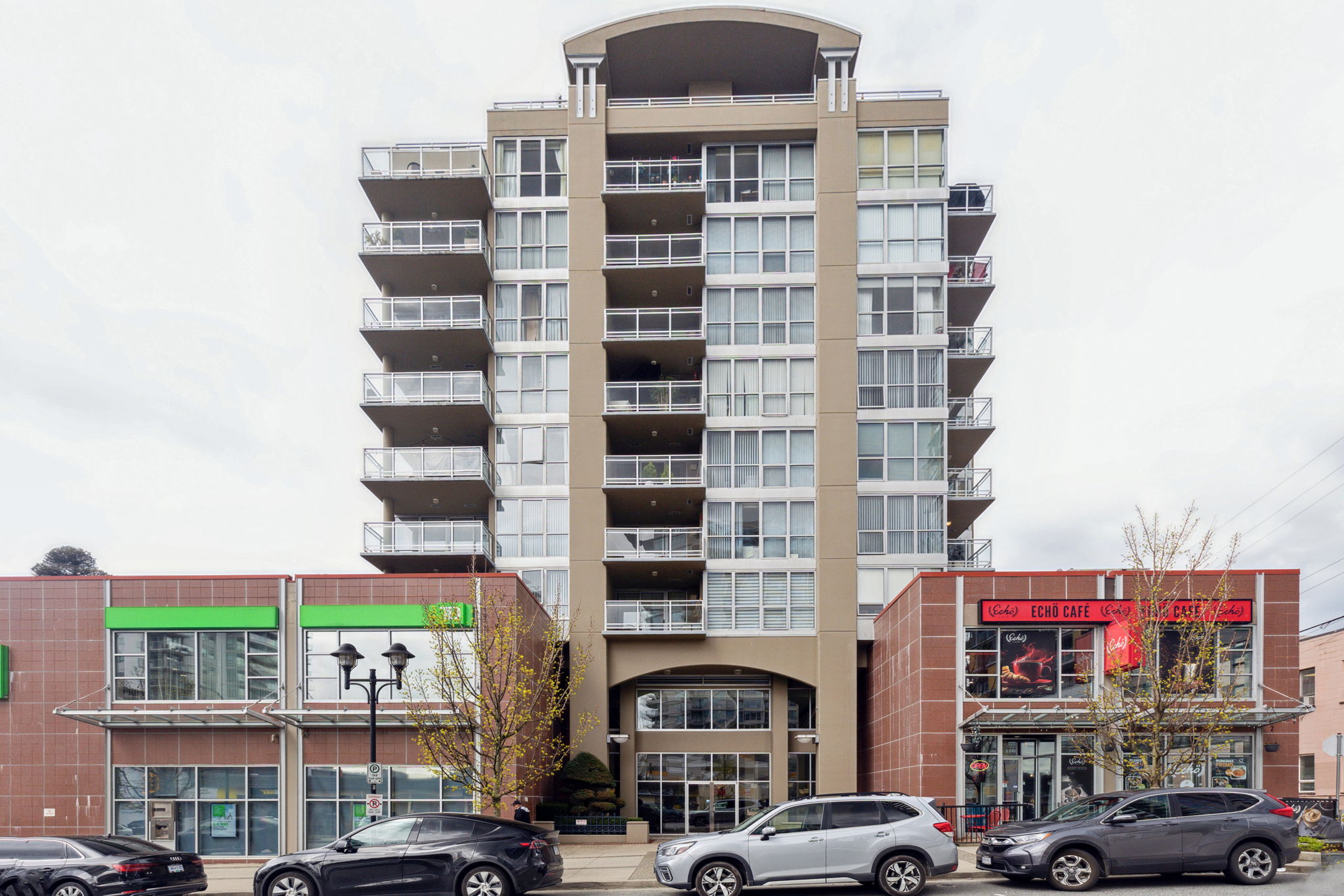 906 108 E 14th Street,  North Vancouver 2
