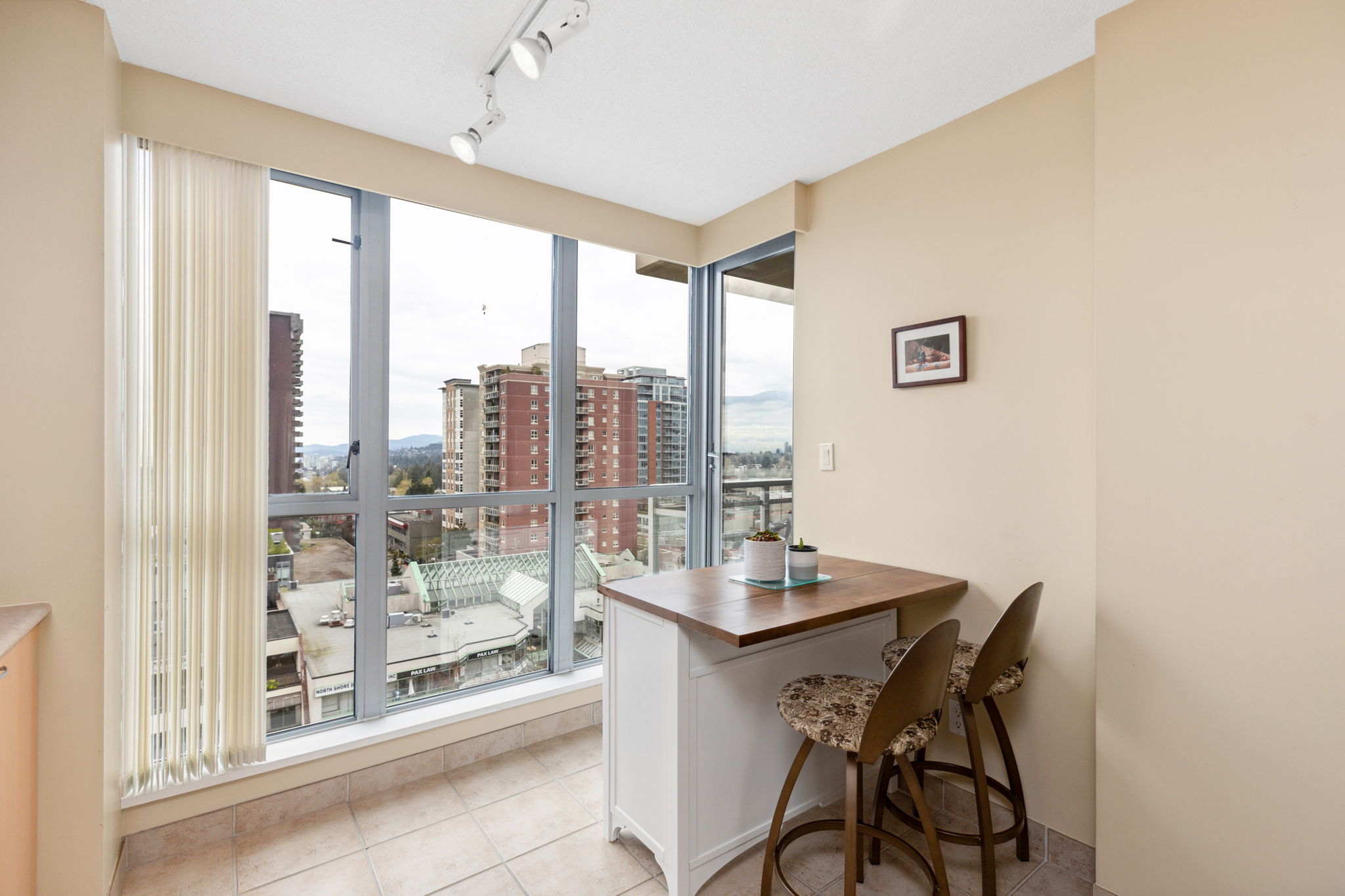 906 108 E 14th Street,  North Vancouver 11