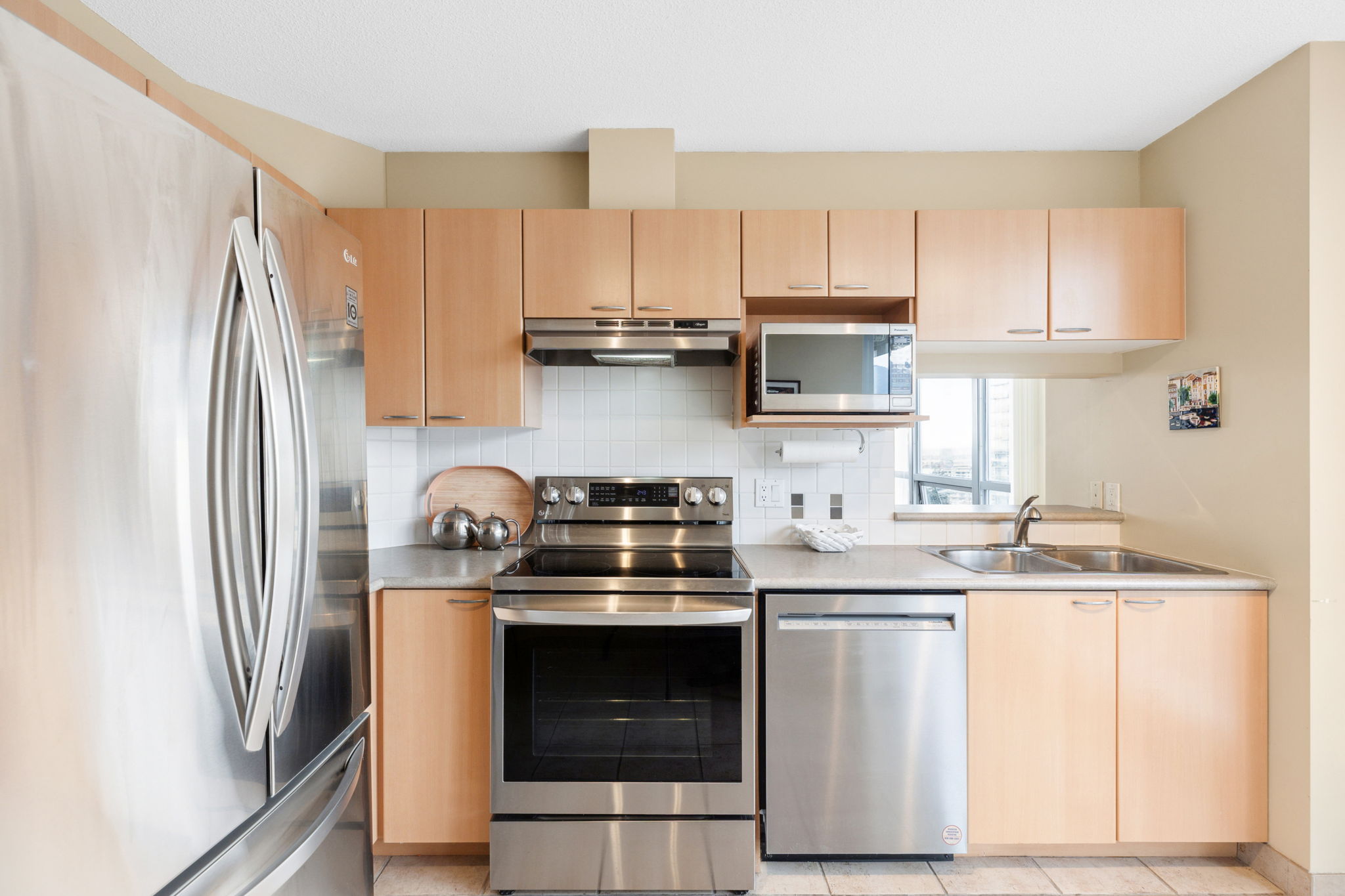 906 108 E 14th Street,  North Vancouver 14