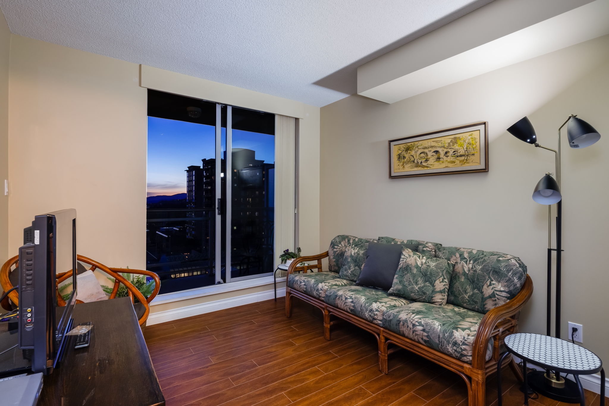 906 108 E 14th Street,  North Vancouver 32