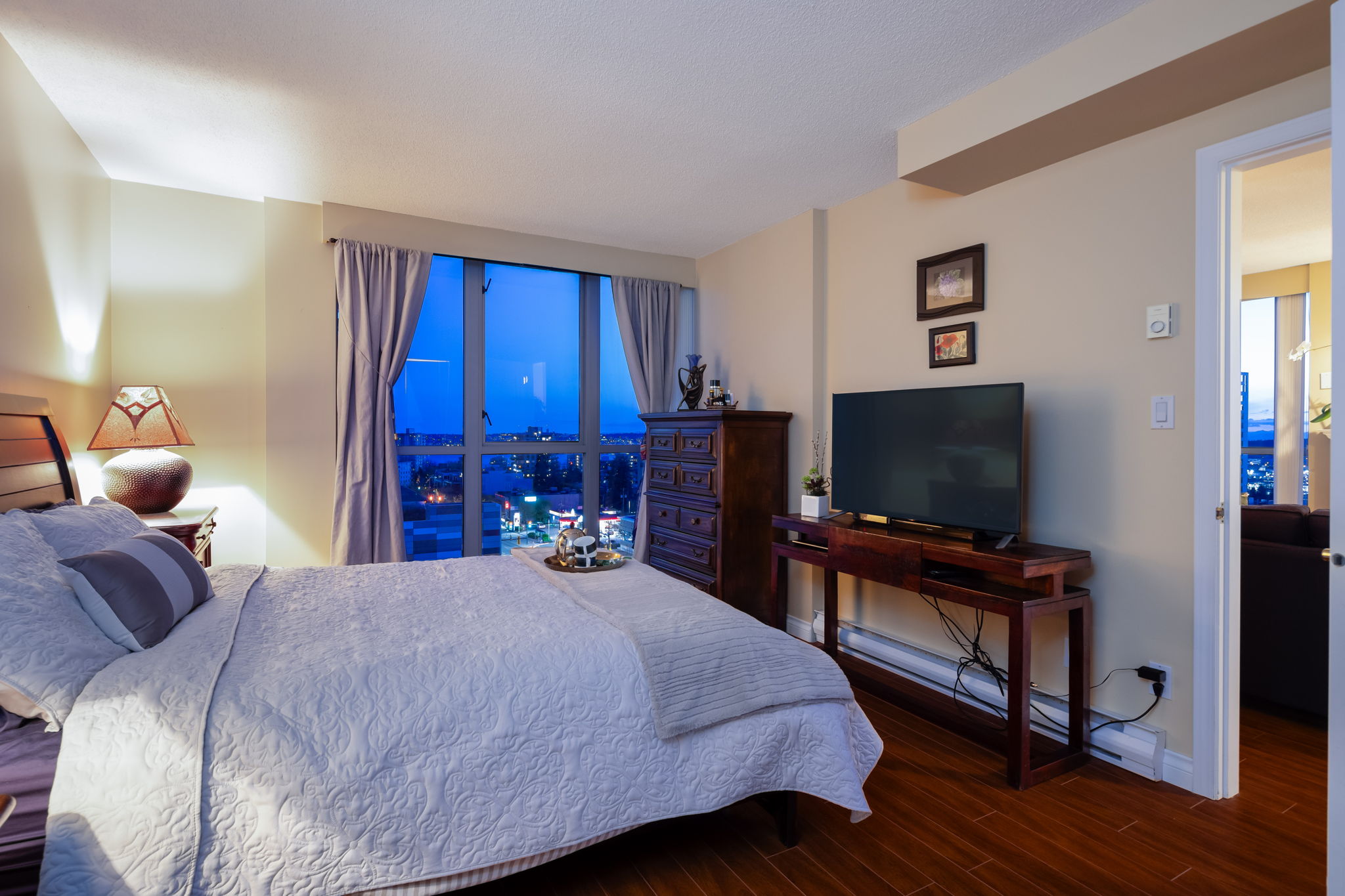 906 108 E 14th Street,  North Vancouver 33