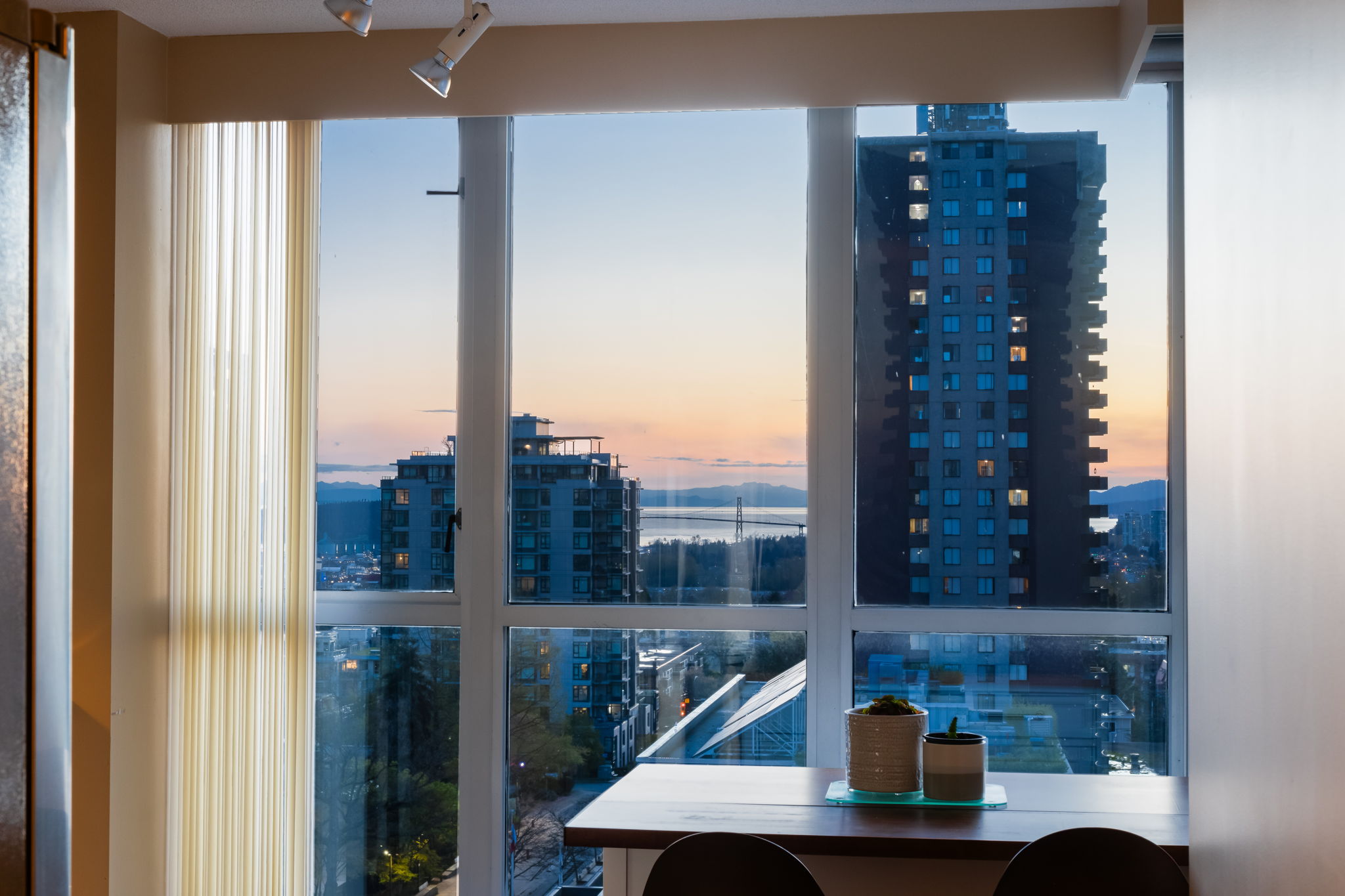 906 108 E 14th Street,  North Vancouver 35