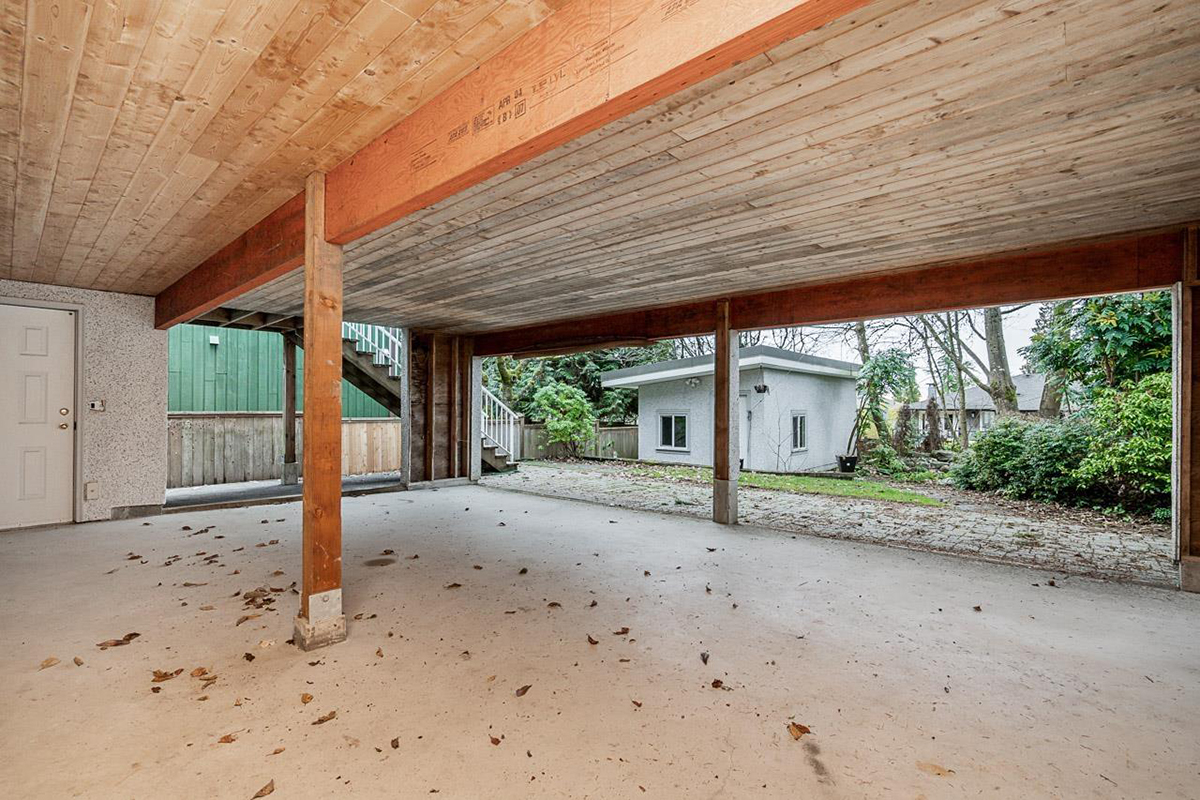1355 Chamberlain Drive, North Vancouver 31