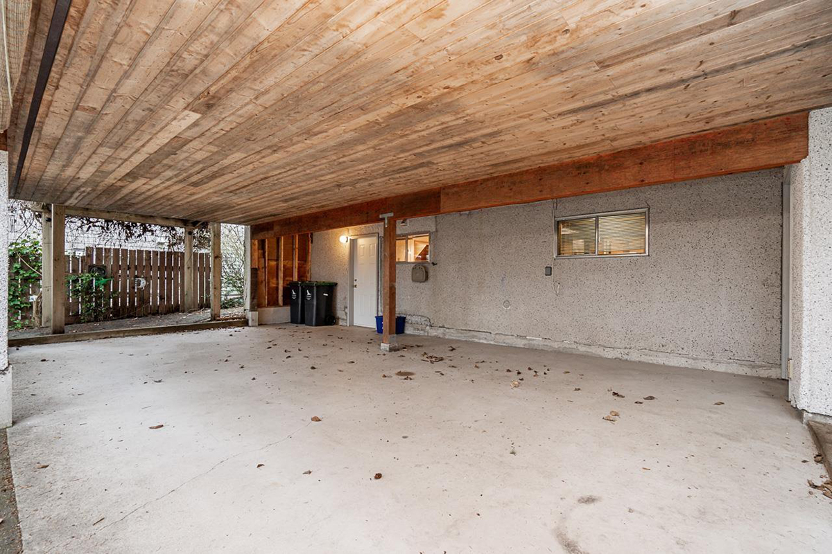1355 Chamberlain Drive, North Vancouver 33