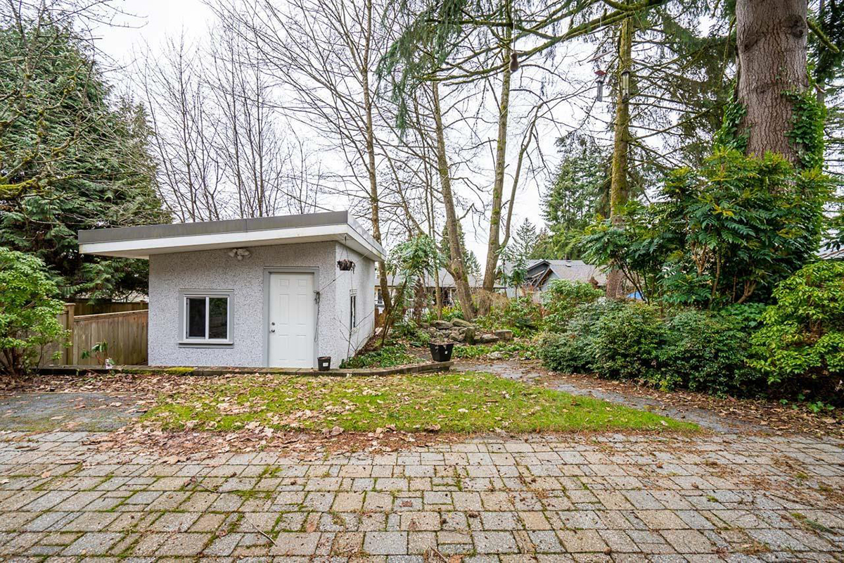 1355 Chamberlain Drive, North Vancouver 36