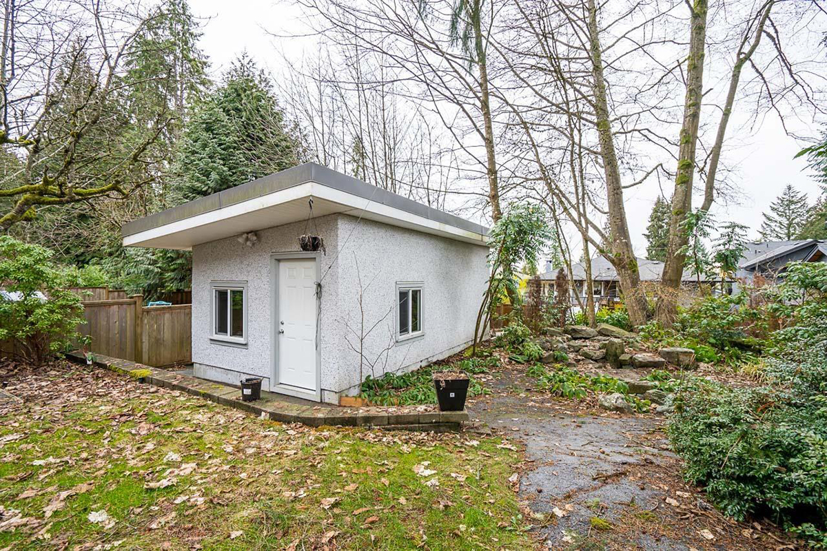 1355 Chamberlain Drive, North Vancouver 37