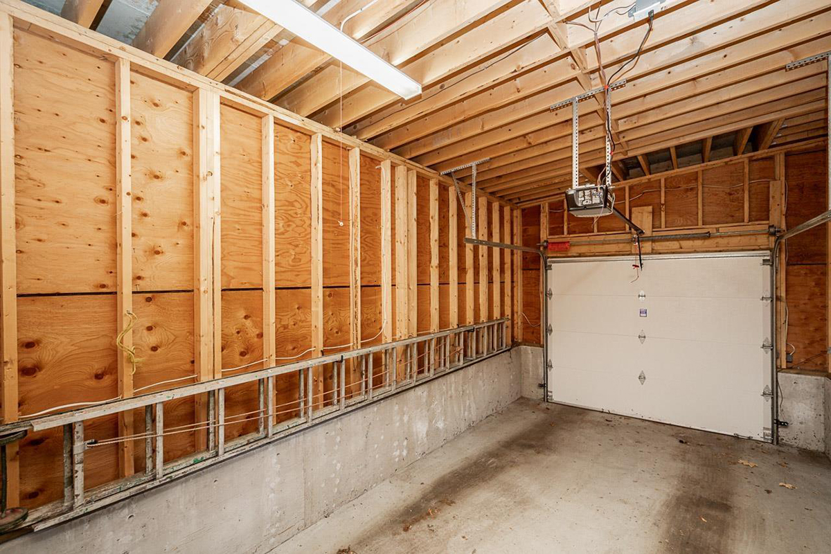 1355 Chamberlain Drive, North Vancouver 38